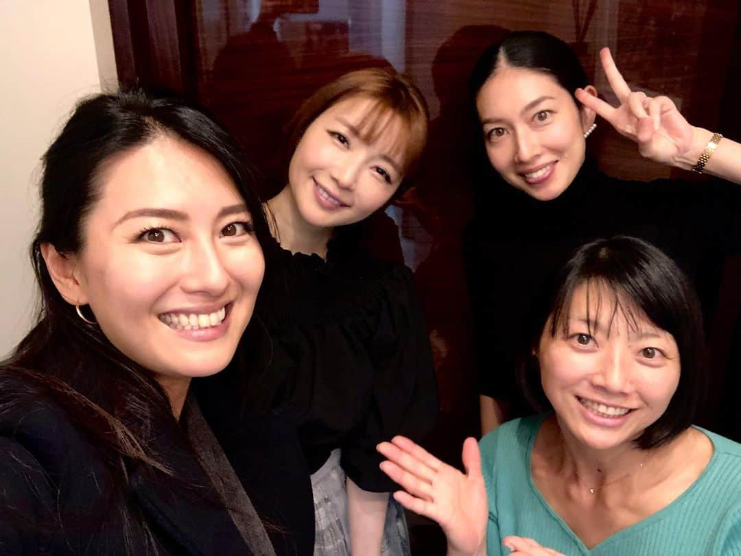 矢吹春奈さんのインスタグラム写真 - (矢吹春奈Instagram)「Talk talk talk about a lot of things. Girls never stopped talking. Cheer up and encourage each other they are always so sweet. Thank you so much for always there for me 🙏💕 女子の話しは尽きる事が無い。 話して、話して、話しまくる、色んな事。そしてお互いを励ましたり勇気づけてくれる本当に優しい人達。 いつもありがとう🙏💕大好きです😊」11月15日 8時32分 - yabukiharuna