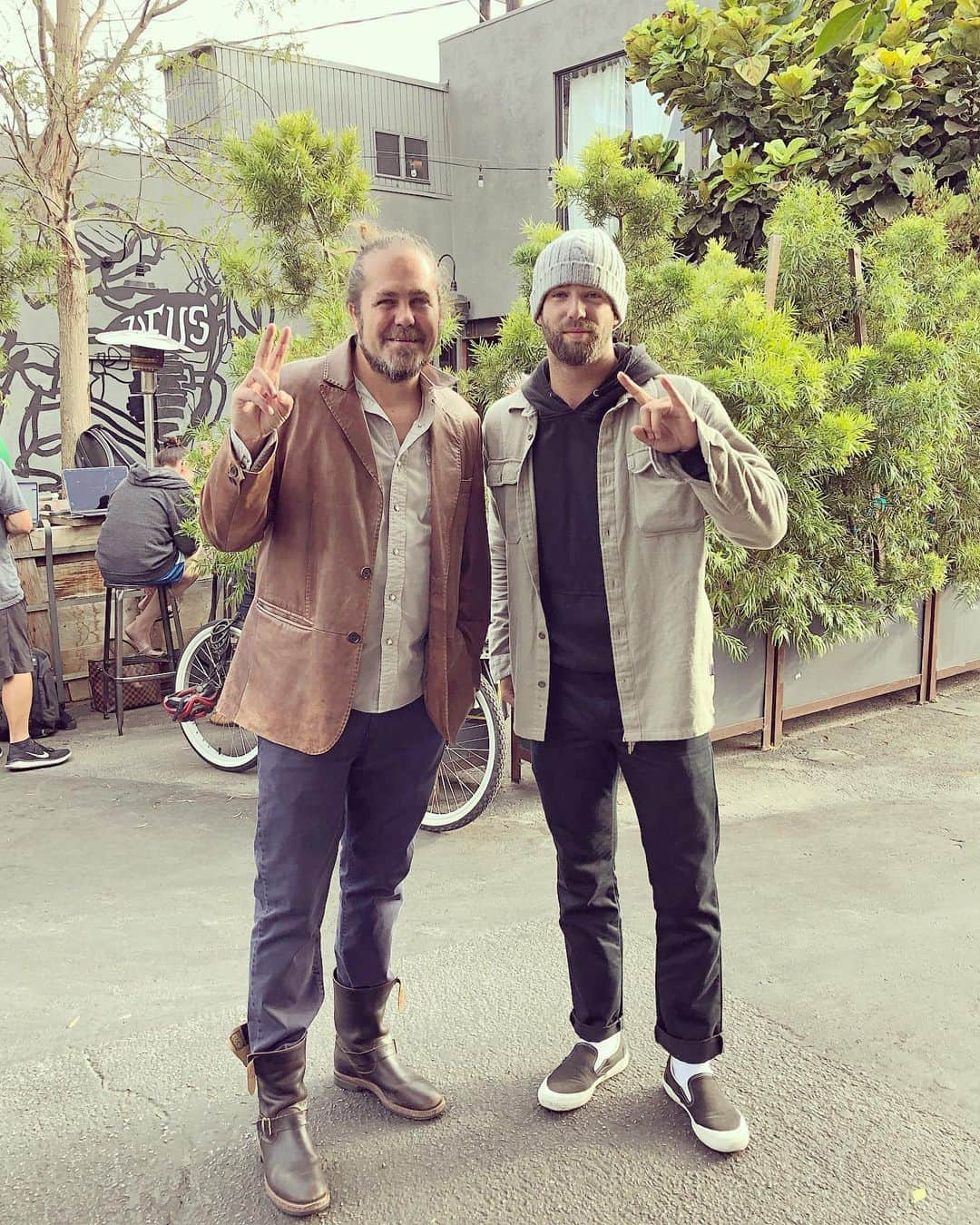 ダニエル・ノリスのインスタグラム：「Blessed by his music. Blessed by his friendship. Good hangs, brother. @citizencope」