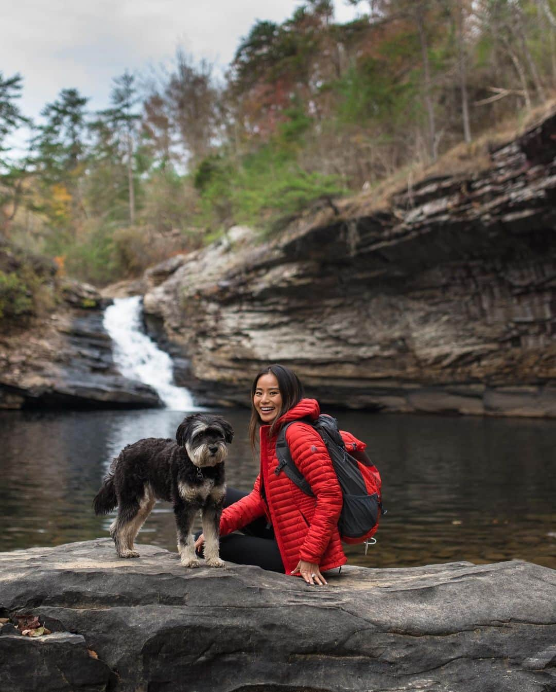 ジェイミー・チャンさんのインスタグラム写真 - (ジェイミー・チャンInstagram)「Trying to recreate the past with @vsoutdoorsnaps @lifescapesphotography @lulalakelt @eddiebauer #liveyouradventure #naturephotography #nature #natureconservation #appalachianmountains #leafwatching #ebcontributor」11月15日 9時02分 - jamiejchung