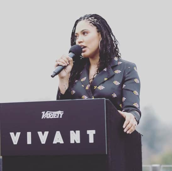 ステフィン・カリーさんのインスタグラム写真 - (ステフィン・カリーInstagram)「Keep letting your light shine baby! Really cool experience yesterday seeing @ayeshacurry accept the @variety #tastemakers award. And yes, your speech was 🔥」11月15日 9時05分 - stephencurry30