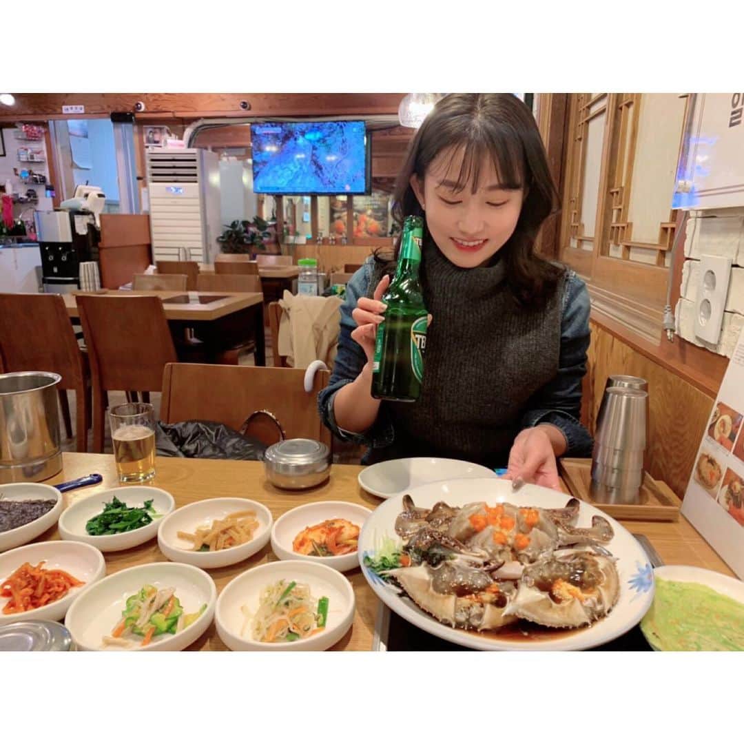 のインスタグラム：「#旅の思い出 1泊2日の超弾丸旅✈️ 東大門のアグランコッケランで、 念願のケジャンを食べました😋 真奈に連れてきてもらった❤️ 〆で、蟹味噌と蟹の旨味たっぷりの醤油とご飯をまぜまぜして食べるのが最高に美味しかったーーー！🦀💕 ⁑ ⁑ #リフレッシュ放牧明け #今日からまたお仕事頑張るぞ #アグランコッケラン #ケジャン#カンジャンケジャン #マシッソヨ #shortvacation  #triptokorea #korea#trip #海外旅行#韓国 #韓国旅行#東大門 #まりなる #津田麻莉奈」