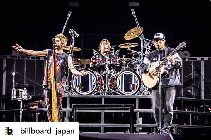 Julen Esteban-Pretelのインスタグラム：「I had the chance to shoot Ed Sheeran (@teddysphotos) when he played a couple of songs with @oneokrockofficial at Yokohama Arena (Day 1). It was sort of surreal to shoot someone so famous. Here are some of my photos published in @billboard_japan.  #EdSheeran #ONEOKROCK #EyeOfTheStorm #JapanTour #JulenPhoto #TOURDREAMS  Posted @withrepost • @billboard_japan #EdSheeran joined #ONEOKROCK up on stage as surprise guest to perform Wherever You Are and Shape Of You! ﻿ ﻿ 📸: @JulenPhoto」