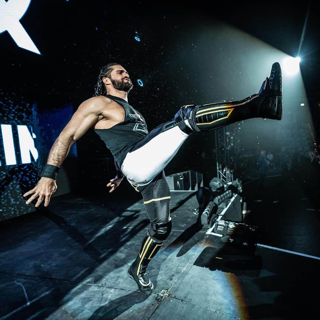 セス・ロリンズさんのインスタグラム写真 - (セス・ロリンズInstagram)「Almost pulled a hammy in Mannheim(y)! _____ 📸: @richfreedaphoto」11月15日 9時37分 - wwerollins