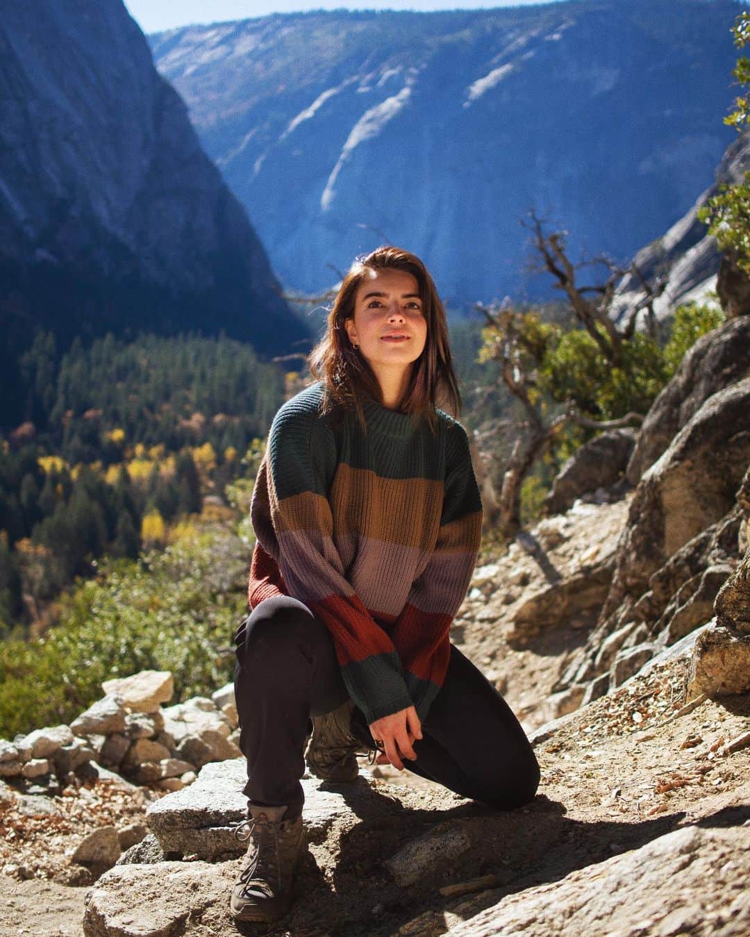 キャサリン・C・ヒューズのインスタグラム：「20 mile weekend 🌲🍂🥃」