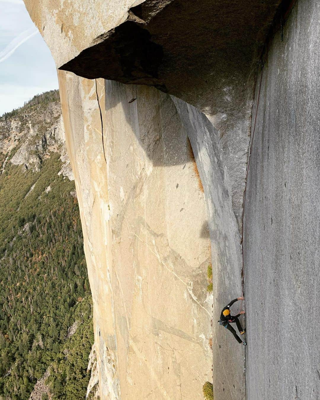 バーバラ・ザンガールさんのインスタグラム写真 - (バーバラ・ザンガールInstagram)「We spent the last three days on the wall to check out the hard moves on „the Nose“... everything felt pretty good!! Now, time to rest before we give it a real try....#climbingmountains #elcap  @blackdiamond @lasportivagram @vibram @verivalbio @powerbar_europe @frictionlabs @fazabrushes @gloryfy」11月15日 10時23分 - babsizangerl