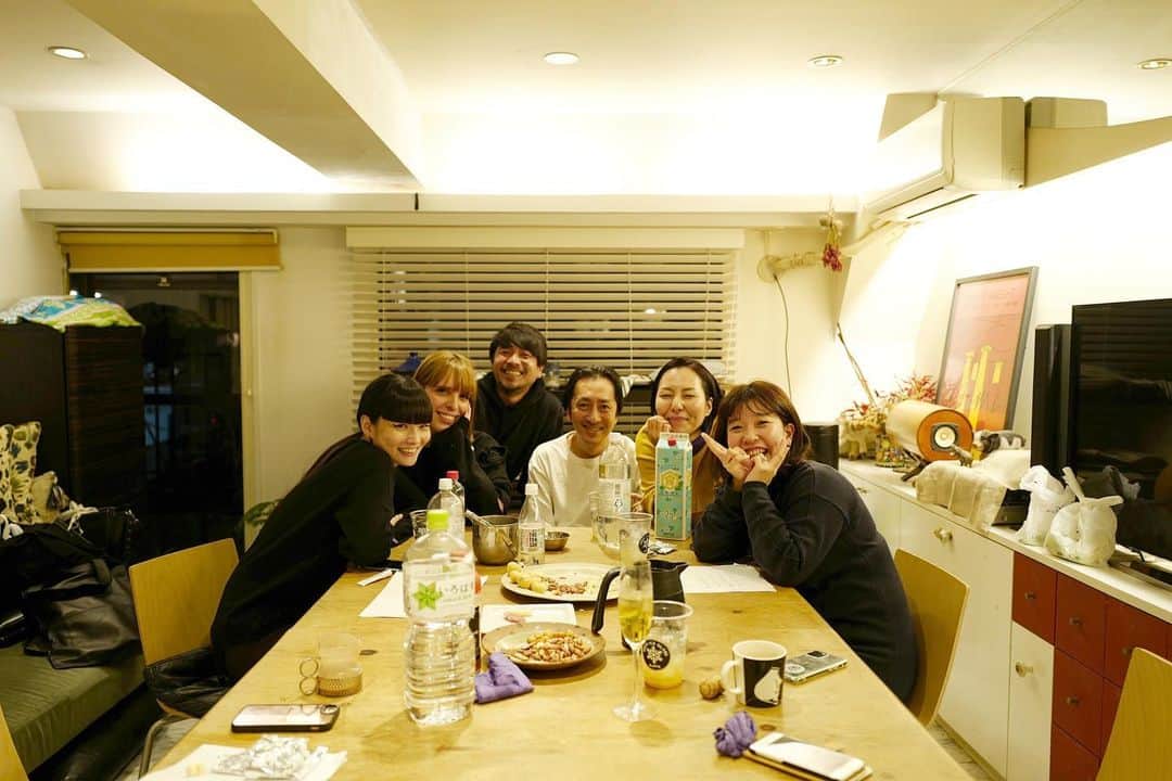 のインスタグラム：「* 🍳🥕🥔🌶🍅 👩🏻‍🍳👩🏻‍🍳🍛✨✨ @karami_scoville  The Spice cooking class💖 2回目のカラミちゃんスパイス教室は最高な一時でした♡ #Spicecurry#cookingclass  #karami#love#yum#friends#tokyo#japan #カラミちゃん #スパイス教室 #お料理教室 #最後はまた長居の飲み会 #私だけチャイに夢中で #本当に素敵な時間 #早くお家で作りたい #梢と料理人バトル風 #どっちも勝ち♡ #美味し楽し過ぎました  #素敵な週末を♡」