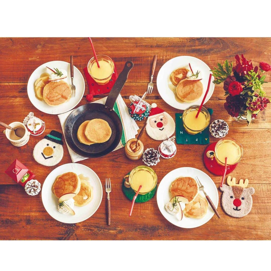 Afternoon Teaさんのインスタグラム写真 - (Afternoon TeaInstagram)「【Share Christmas Spirit】一年で一番ワクワクする季節がやってくる！ #ShareChristmasSpirit #きょうも小さなもので世界を変える #アフタヌーンティーのある暮らし ・ ・ ■ More ways to enjoy christmas! ■ 手軽なひと手間で、クリスマスを象徴するアップルを使ったドリンクやスイーツが楽しめます。クリスマスモチーフのアイテムとともに、パーティシーンを華やかに。お揃いのマグカップで家族との温かな絆も深めましょう。 ・ <１枚目> マッティさんのアートが施された耐熱マグカップは、中身のドリンクによって彩りが楽しめます。お揃いのマグカップで2人の絆は一層深まります。 ・ <２枚目> コースターやLED付きトイをテーブルコーディネイトに加えれば、親しい友人たちとのパーティが一層盛り上がります。 ・ ・ Afternoon Tea LIVINGのクリスマス特別アカウントが登場！クリスマスまでの時間を大切な人とシェアできるよう、楽しみ方や準備のヒントをご紹介したり、公認サンタクロースに質問できる特別企画もご用意！ぜひチェックしてくださいね！ → @afternoontealiving_christmas ・ ・ ・ #AfternoonTeaLIVINGChristmas #AfternoonTeaLIVINGChristmas2019 #ShareChristmasSpirit #Howtoenjoychristmas #AfternoonTea #AfternoonTeaLIVING #アフタヌーンティー #アフタヌーンティーリビング #クリスマス #XMAS #サンタクロース #北欧 #冬 #イベント #クリスマス飾り #クリスマス雑貨」11月15日 10時35分 - afternoontea_official