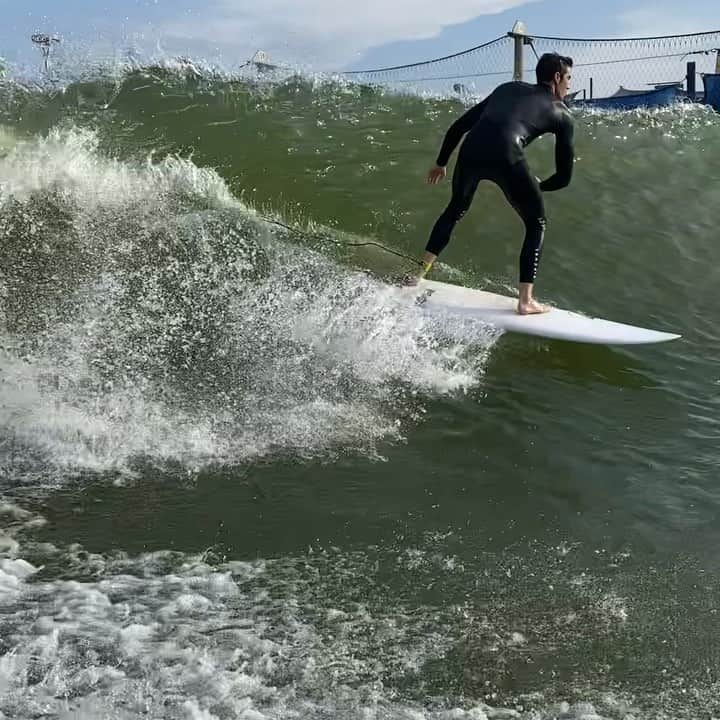 コナー・ドワイヤーのインスタグラム：「Epic day at The Surf Ranch 🏄🏼‍♂️ @kellyslater @raimanaworld @khalilrafati @kelseymerritt @spencerjdwyer」