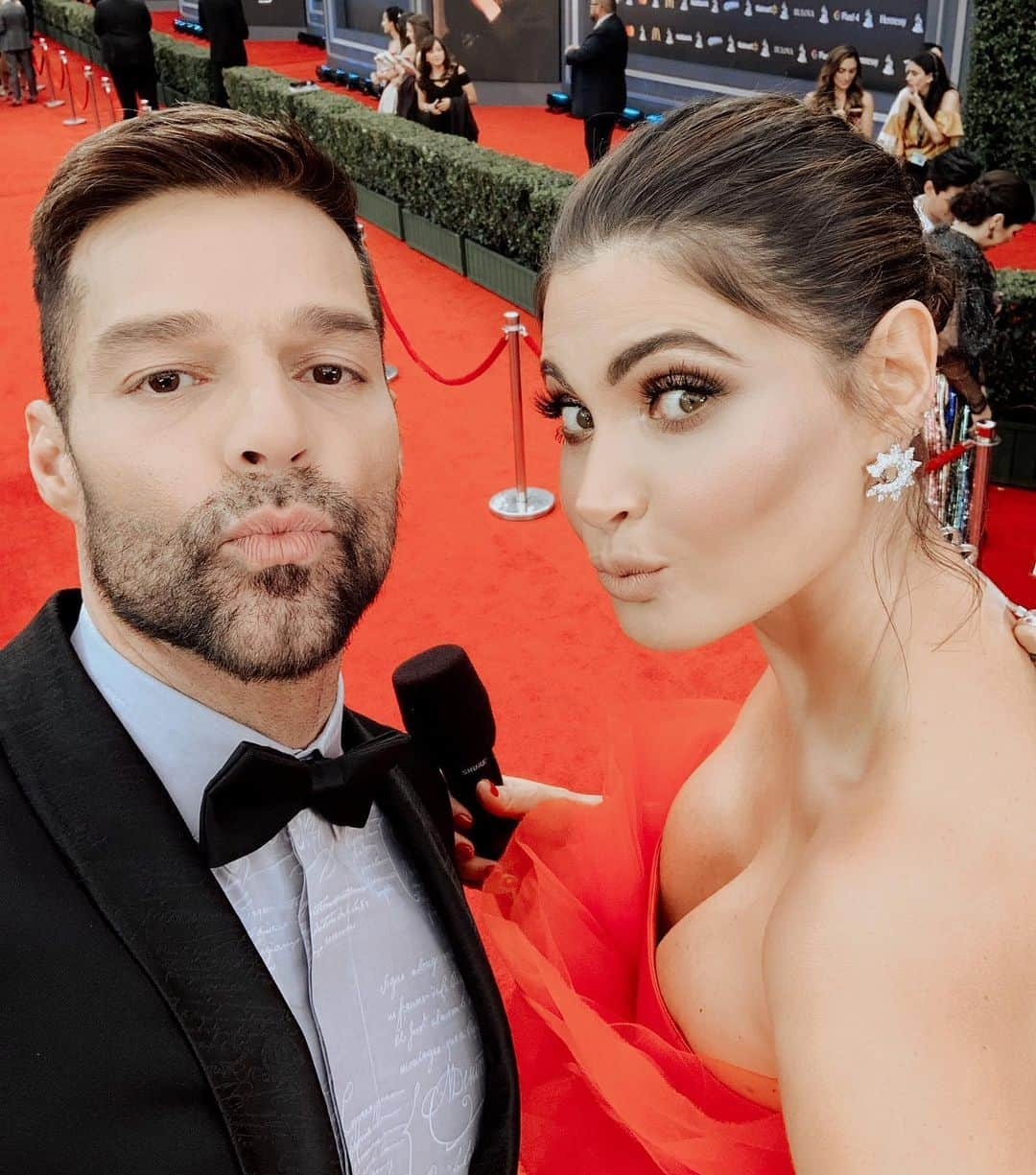 Chiquinquira Delgadoさんのインスタグラム写真 - (Chiquinquira DelgadoInstagram)「💋 @latingrammys @ricky_martin Siempre lindo verte Ricky!」11月15日 10時40分 - chiqui_delgado