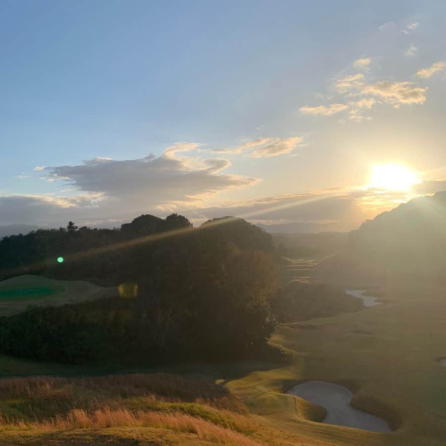 akikoさんのインスタグラム写真 - (akikoInstagram)「Beautiful Golf Course⛳️🏌️‍♀️ #ゴルフできないけど」11月15日 10時49分 - akikojazz