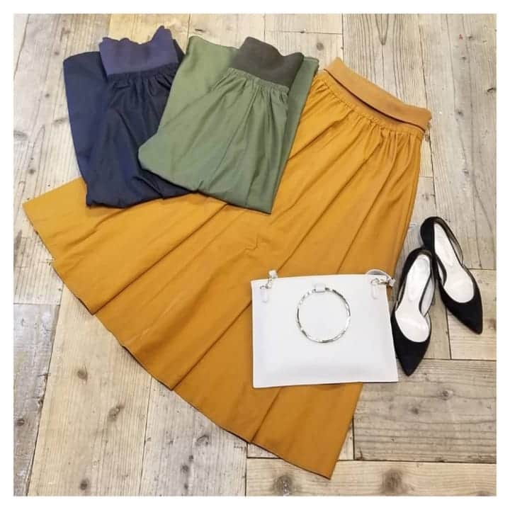 furryrate officialのインスタグラム：「【2019 autumn collection】 ▶skirt #ナイロンリブ切替2WAYスカート キャメル/チャコールグレー/カーキ No.45690263 ¥7,590- . #furryrate #furry #ファーリーレート #ファーリー  #ナイロンリブ切替2wayスカート #スカート #skirt #2way #ベアワンピース #秋 #style #ロング #フレア #ロングスカート #シンプル #simple #longskirt #autumn #autumnfashion　#autumncollection」