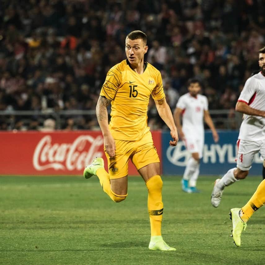 ミッチェル・デュークのインスタグラム：「Always grateful to have the opportunity to represent my country! Unbelievable shift by the boys to get a tough win away to Jordan 👊🏼💚💛 @socceroos」
