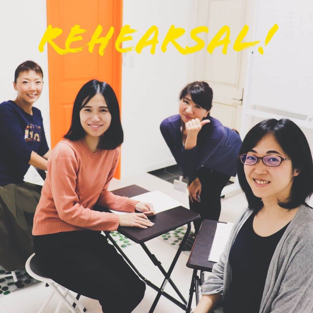 ユーロ英会話クラブのインスタグラム：「【大人クラス】﻿ ﻿ まいぷれ(@mypl.ttnn)のサイトに載せる﻿ 大人クラスの写真を撮影した際の﻿ リハーサル写真です🤣✨﻿ ﻿ スタッフとキッズのママにも﻿ ご協力いただきました🙏❤️﻿ ﻿ ありがとうございます☺️﻿ ﻿ ちなみに講師役は﻿ とってもフレンドリーな﻿ まいぷれのサチフル担当さんです！﻿ ﻿ Rehearsal!📷﻿ ﻿ ＝＝＝＝＝＝＝＝＝＝＝＝＝＝﻿ サチフル英会話クラブ﻿ http://sachifull.com/﻿ ☎0561-58-9450（代表） ﻿ 長久手本校 (長久手アピタ北側出口　徒歩1分)﻿ ●ベビークラス●キッズクラス●大人クラス﻿ 東浦校 (石浜駅　徒歩3分)﻿ ●キッズクラス●大人クラス﻿ ＝＝＝＝＝＝＝＝＝＝＝＝＝＝ ﻿ ﻿ #英語 #英会話 #英会話教室 #英会話スクール #キッズ英会話 #キッズイングリッシュ #英語の勉強 #べびー #ベビー #子供 #子ども #キッズ #学生 #英会話初心者 #英語の勉強垢 #子供英会話 #社会人の勉強垢 #海外旅行 #留学 #studyenglish #instastudy #長久手 #東浦 #サチフル英会話クラブ #サチフル #リハーサル #rehearsal #予行練習」