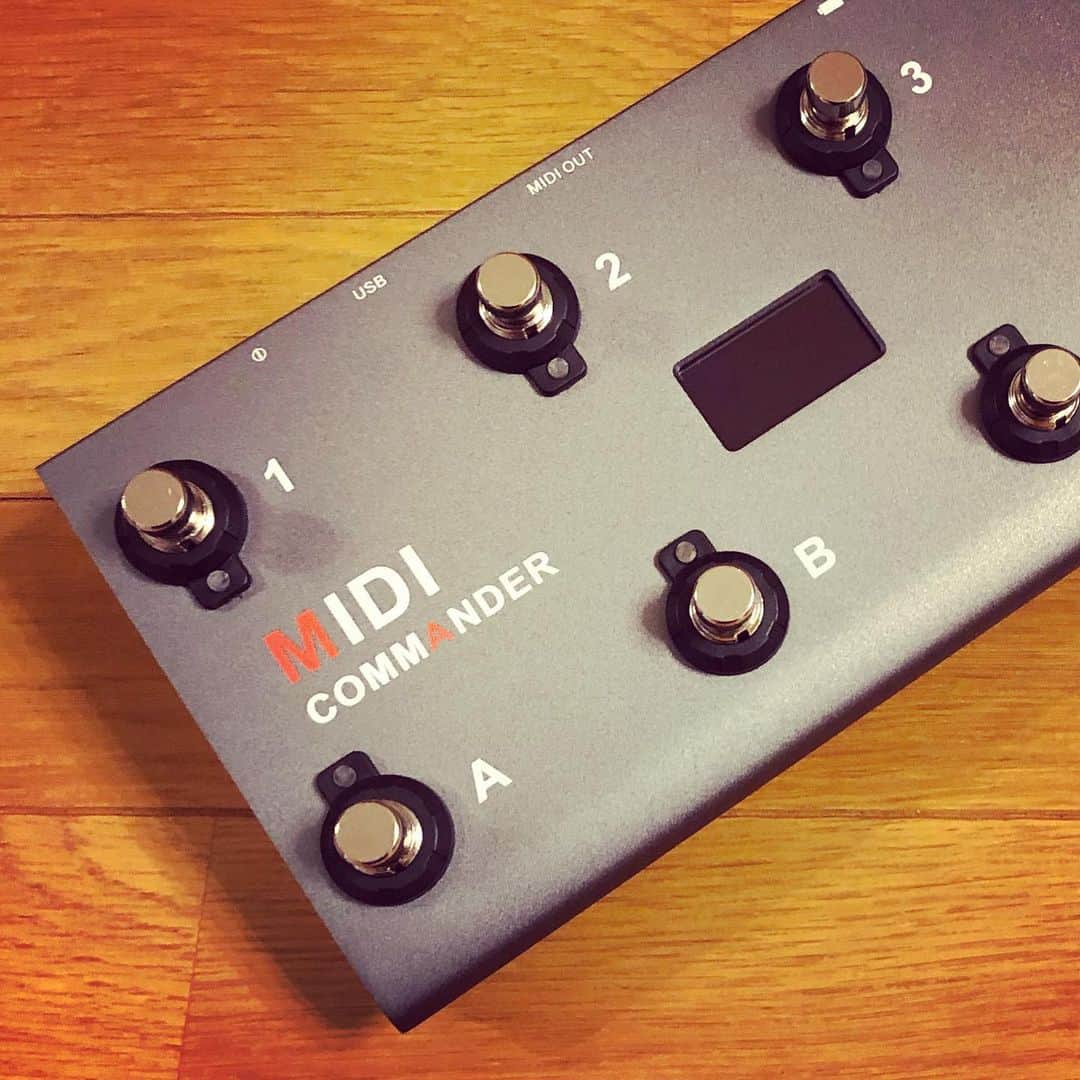 上杉洋史のインスタグラム：「This is nice for BIAS FX. #meloaudio #midicommander #biasfx2 #mystudio」