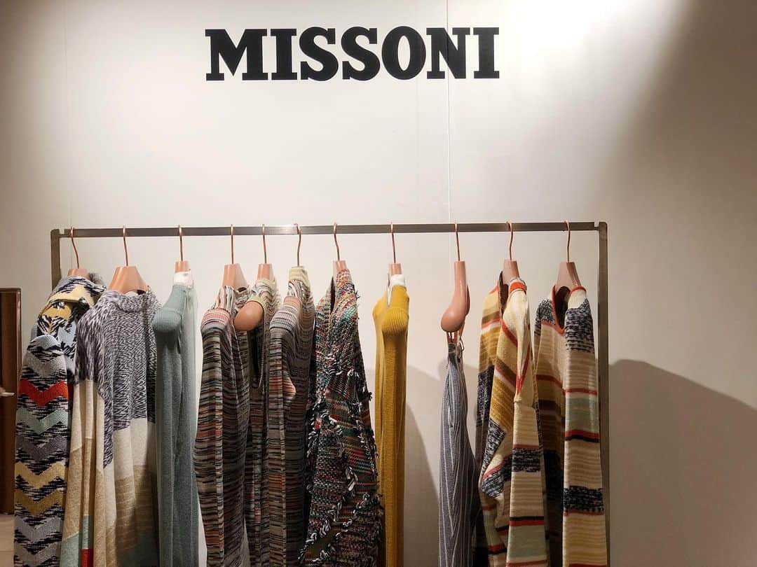 ISETAN PARK netさんのインスタグラム写真 - (ISETAN PARK netInstagram)「＜ミッソーニ＞2019秋冬コレクションよりニットやコートを中心に幅広いアイテムをご紹介✨﻿ 柄が特徴的な＜MISSONI＞の新たな一面を見せてくれるスタイリングから、ポップアップ限定アイテムとしてケープやコートなどが登場！﻿ https://www.isetan.mistore.jp/shinjuku/shops/luxury/luxury/shopnews_list/shopnews014.html﻿ ﻿ ＜MISSONI＞ POP UP STORE﻿ 2019.11.13 wed - 11.19 tue﻿ 伊勢丹新宿店本館4階＝センターパーク/ザ・ステージ#4﻿ ﻿ @missoni﻿ #missoni #isetan #fashion﻿ #ミッソーニ #ニット #コート #ファッション #新宿伊勢丹 #伊勢丹新宿店 #新宿 #伊勢丹新宿」11月15日 12時00分 - isetan_shinjuku