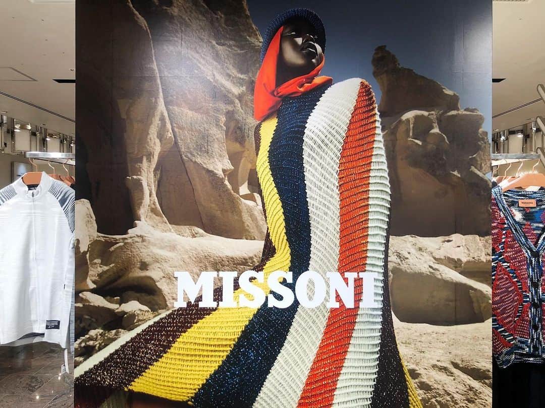 ISETAN PARK netさんのインスタグラム写真 - (ISETAN PARK netInstagram)「＜ミッソーニ＞2019秋冬コレクションよりニットやコートを中心に幅広いアイテムをご紹介✨﻿ 柄が特徴的な＜MISSONI＞の新たな一面を見せてくれるスタイリングから、ポップアップ限定アイテムとしてケープやコートなどが登場！﻿ https://www.isetan.mistore.jp/shinjuku/shops/luxury/luxury/shopnews_list/shopnews014.html﻿ ﻿ ＜MISSONI＞ POP UP STORE﻿ 2019.11.13 wed - 11.19 tue﻿ 伊勢丹新宿店本館4階＝センターパーク/ザ・ステージ#4﻿ ﻿ @missoni﻿ #missoni #isetan #fashion﻿ #ミッソーニ #ニット #コート #ファッション #新宿伊勢丹 #伊勢丹新宿店 #新宿 #伊勢丹新宿」11月15日 12時00分 - isetan_shinjuku