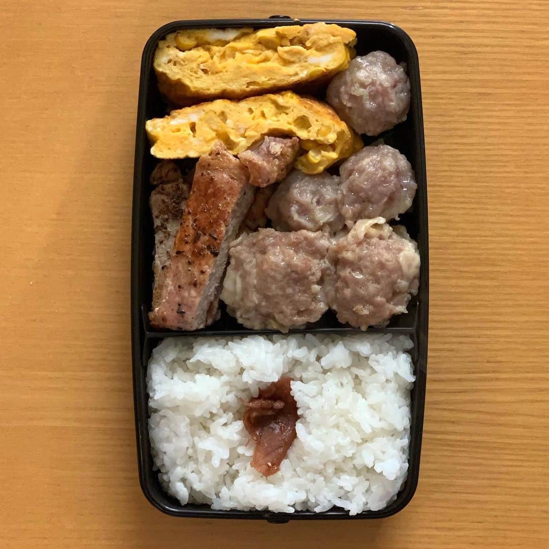 武井義明さんのインスタグラム写真 - (武井義明Instagram)「おかず、肉ばっかりじゃないか。（トマトジュースでごまかそう。）」11月15日 12時52分 - bebechef