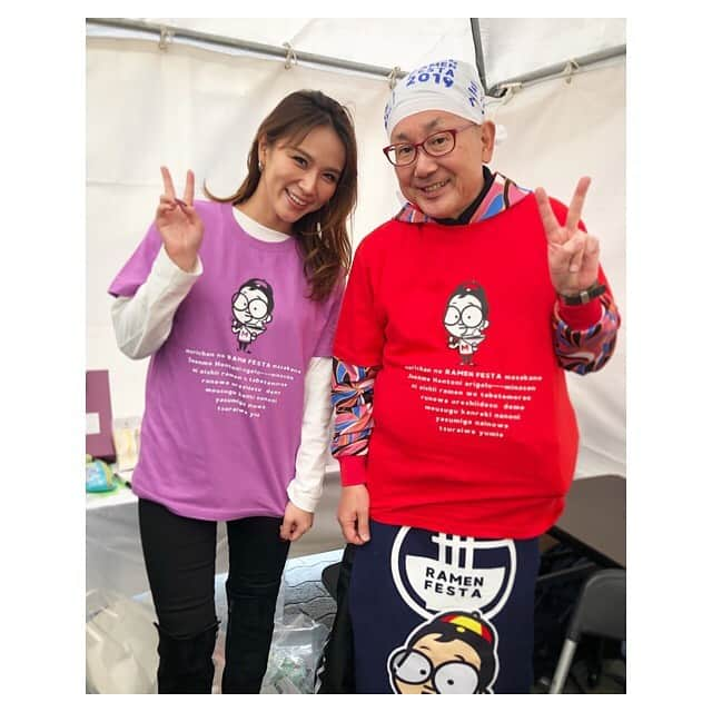 赤松悠実さんのインスタグラム写真 - (赤松悠実Instagram)「大盛況です🤪🤘 #ラーメンフェスタ2019 #ラーフェス #すまたん 昨日エステ行ったから 加工なしでもフェイスラインいい感じ😻笑」11月15日 12時54分 - akamatsuyuumi