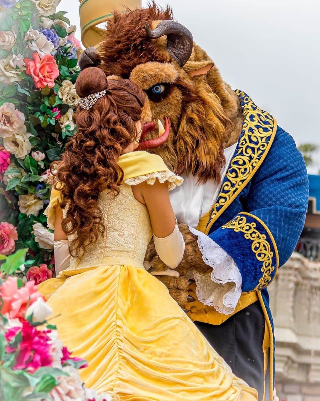 Walt Disney Worldのインスタグラム：「Tale as old as time. 🥀 Happy #FestivalofFantasy Friday! #WaltDisneyWorld #MagicKingdom (📷: @disney_nuts)」