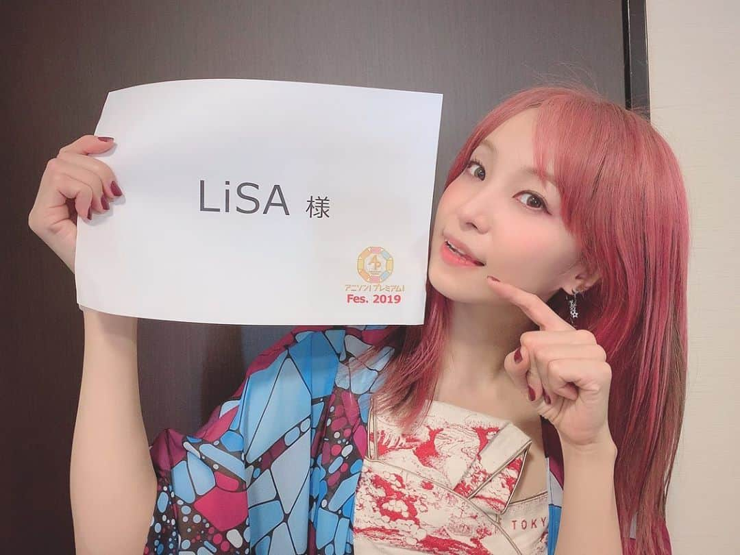 LiSAさんのインスタグラム写真 - (LiSAInstagram)「unlasting初披露でした。 紅蓮華で会場を真っ赤に染めてくれてありがとう。一日中楽しかった。 ありがとうございましたぁーー！ unlastingは12月11日発売です☻  RT NHK BSプレミアム「アニソン！プレミアム！Fes.」 12/22（日）19:00-22:00にNHK BS4Kで、 12/29（日）23:00-26:00にNHK BSプレミアムで放送！ #アニソンプレミアム」11月15日 22時42分 - xlisa_olivex