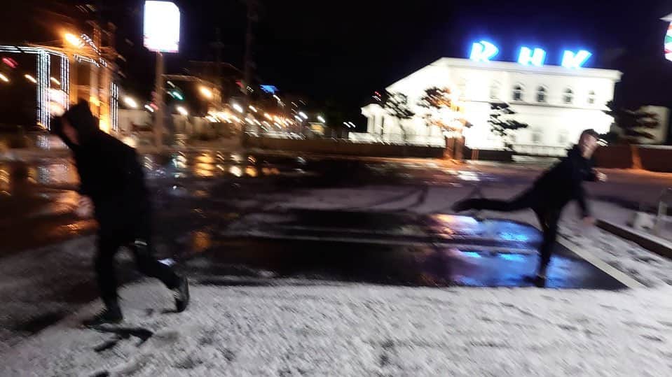 MOMIKENさんのインスタグラム写真 - (MOMIKENInstagram)「函館ありがとう！ #バンドトライアル#函館#momiken#kentaspyair#顔面を雪で型取った#35歳ですが何か」11月15日 22時47分 - momiken_spyair