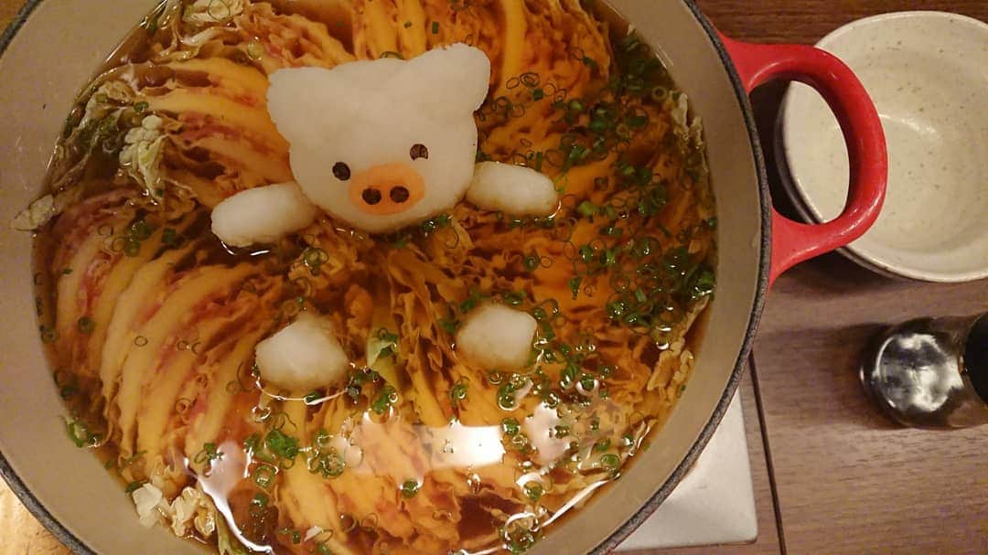 長塚全さんのインスタグラム写真 - (長塚全Instagram)「ミルフィーユ鍋をば。 乗ってる豚さんが最後には。。 #ミルフィーユ鍋」11月15日 22時56分 - zen_nagatsuka
