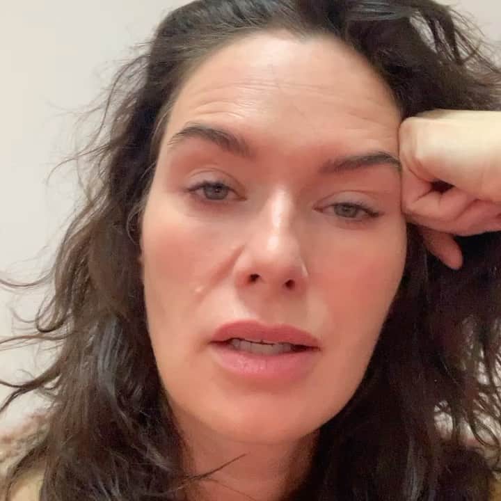 レナ・ヘディのインスタグラム：「November words ... 🧡 also retro mercury .. FUCK OFF NOW 👹」