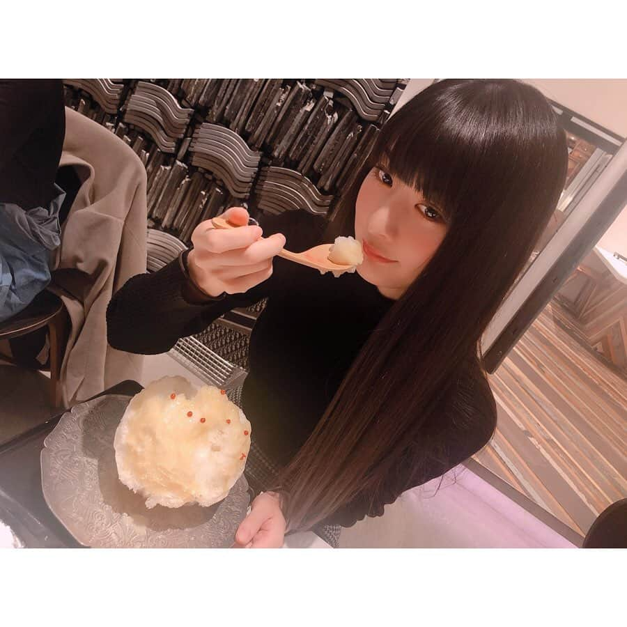 繭さんのインスタグラム写真 - (繭Instagram)「ㅤㅤㅤ ㅤㅤㅤ 私がいちばん好きなお店と激推ししているㅤㅤㅤ 京都にあるお茶と酒たすきさん。 今月もお伺いすることができました！！ ㅤㅤㅤ 11月限定の洋なしのシャンパン仕立て。 これまさかの今日までだったらしく😳 奇跡的にいただけてよかったです（ ; ; ） ㅤㅤㅤ #京都 #京都かき氷 #お茶と酒たすき #かき氷 #かき氷ハンター #🍧 #followme #followmejp #followjp」11月15日 23時32分 - mayumayu1008