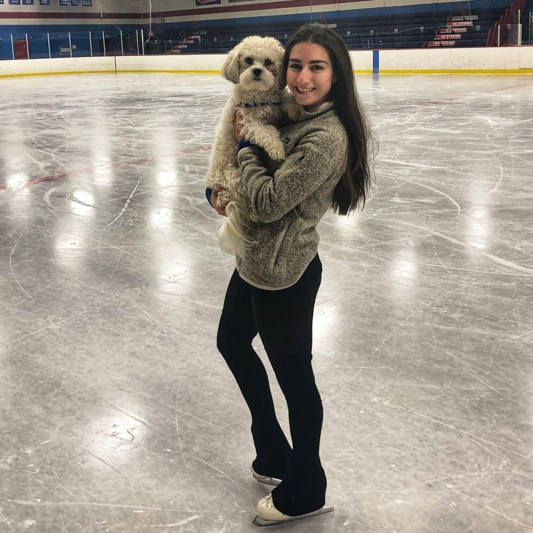 マリッサ・キャステリさんのインスタグラム写真 - (マリッサ・キャステリInstagram)「Just a little friday figure skating with my nugget today! . . . . . . *#shichonsofinstagram #figureskating #tgif #iceskating」11月15日 23時43分 - marissacastelli