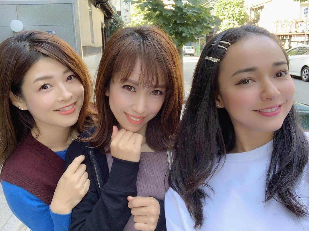 のインスタグラム：「うちら、大学時代から変わらないなとおもってるんだけど😊笑笑もう人生の半分くらいは一緒❣️ #happy #love #friend #forever #fun #goodvibesonly #need #mood #gorgeous #bff #universitystudent #ago #nomatterwhat」