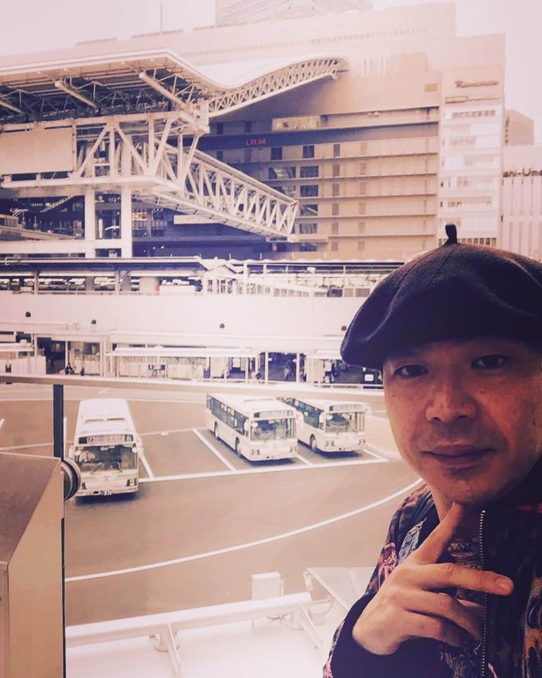 美川憲二さんのインスタグラム写真 - (美川憲二Instagram)「大阪よ〜🚅💨💨😃✌️ 大阪駅、梅田周辺をふらりんこ‼️☺️☀️☀️🍁🍁🍂🍂 #大阪駅  #梅田  #ふらりんこ  #美川憲二 #ものまね」11月15日 15時52分 - mikawakenji