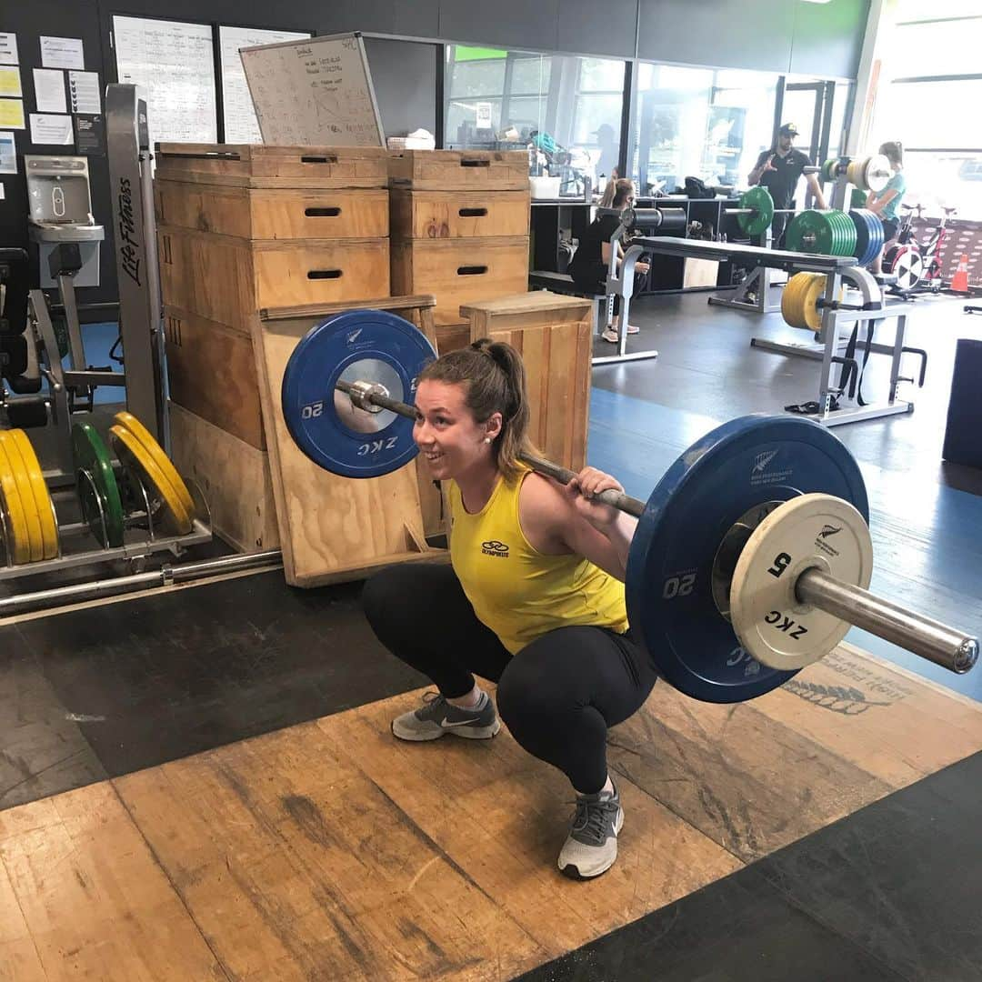 Tori Peetersさんのインスタグラム写真 - (Tori PeetersInstagram)「Getting it done and rounding off another week of hard yaka with @jtotherat 🥴🥴 #ontothenext . . . . . #girlsatwork #earnthefern #grinding #sledpulls #bricks #trackandfield #throwernation #throwersunite #hammerthrow #javelinthrower #poweredbypics」11月15日 16時39分 - tori_peeters60