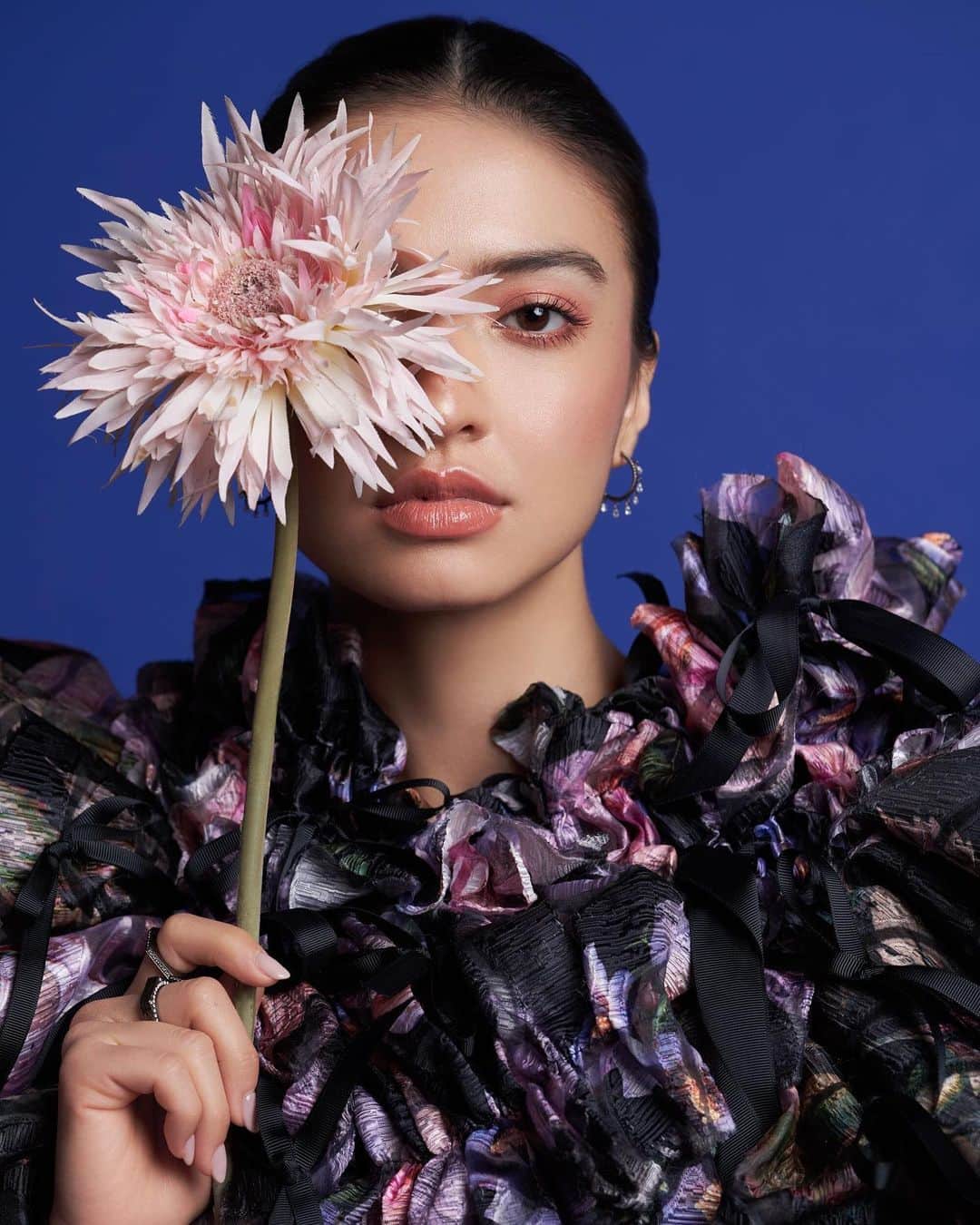 ラライン・シャーのインスタグラム：「Bloom where you are planted.. and then, everywhere else :) 🇲🇨 @glennprasetya @glennprasetya.photography @archangelachelsea @ivanteguhsantoso @___gxela___ @patcharavipa」