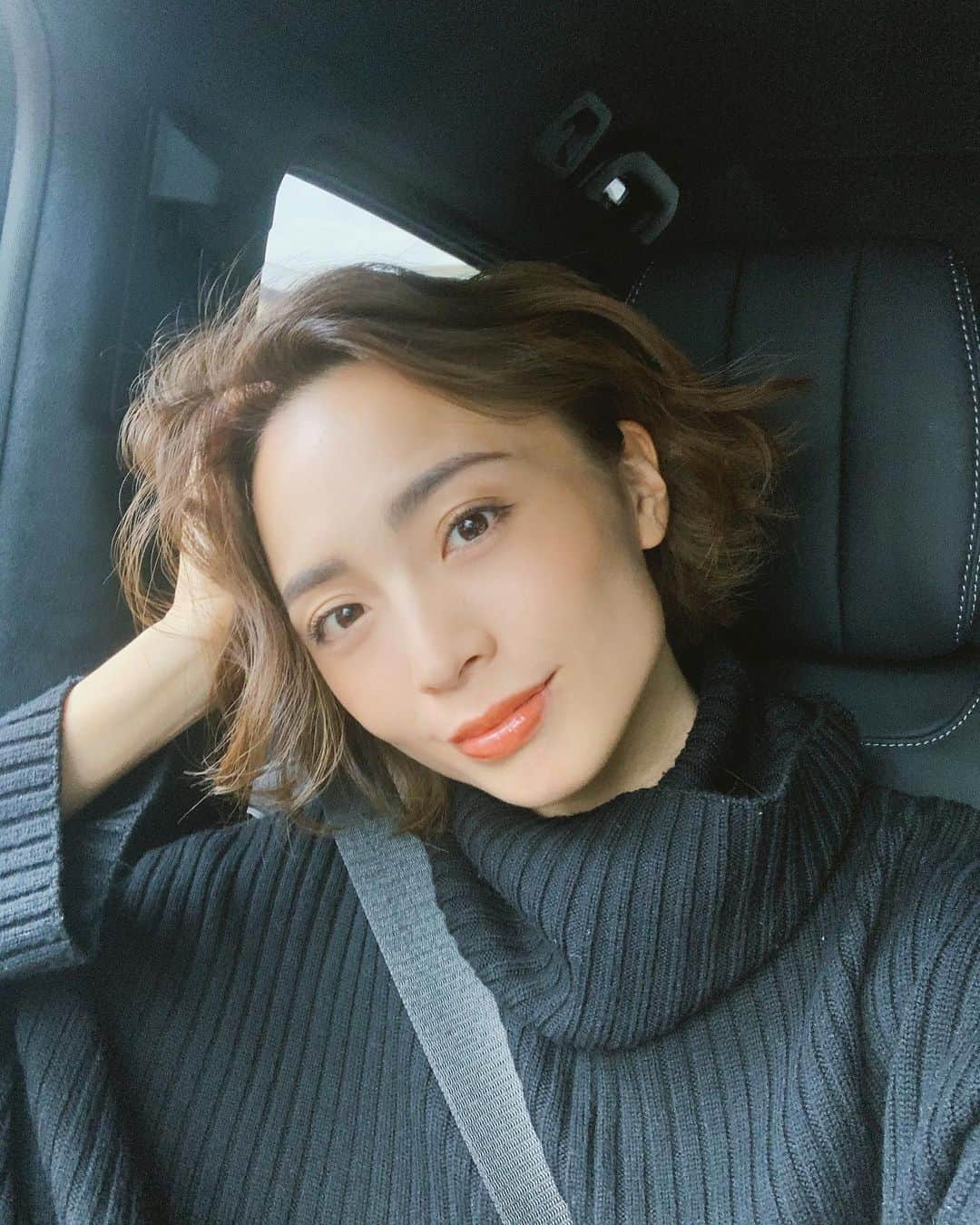 里見茜さんのインスタグラム写真 - (里見茜Instagram)「最近メイク薄すぎじゃない？ってパパに言われるからもっと濃くしようかなと思ってるこの頃。5分で終わるもん。笑 大会に向けて　@shio_havana にてヘアチェンジ♡ ありがとしおくん✂︎ #HAVANA#HIAR#渋谷#もう少し濃くてもいい のか#メイク#最近のメイク#時短メイク」11月15日 17時04分 - satomiakane