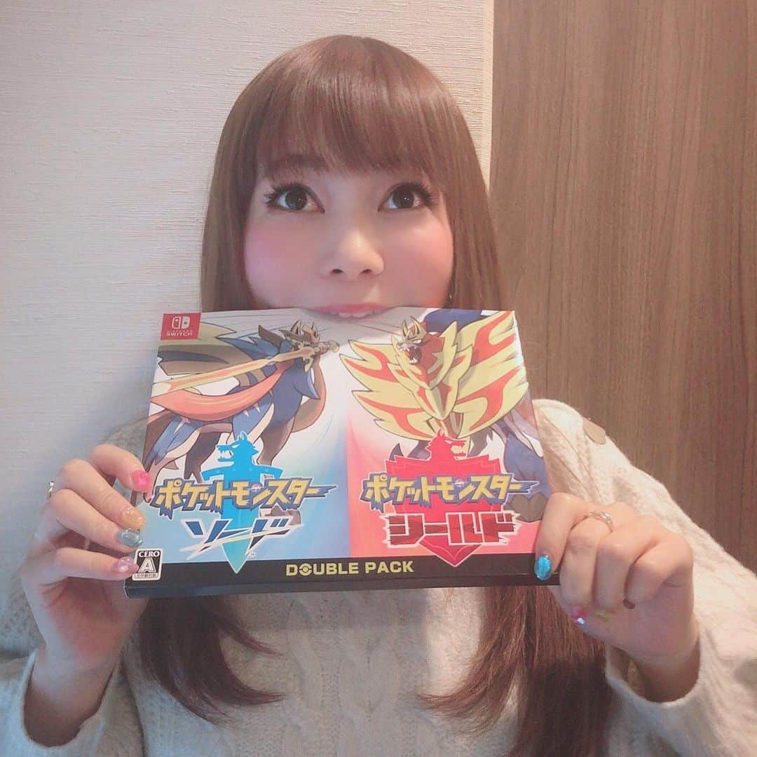 中川翔子さんのインスタグラム写真 - (中川翔子Instagram)「新しいゲームをGETしてゴキゲンです。 #食べ物じゃありません #12月にディナーショー #12月にアルバム発売 #中川翔子 #しょこたん #ポケモン #pokemon」11月15日 17時05分 - shoko55mmts