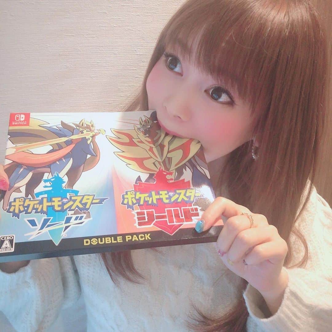 中川翔子さんのインスタグラム写真 - (中川翔子Instagram)「新しいゲームをGETしてゴキゲンです。 #食べ物じゃありません #12月にディナーショー #12月にアルバム発売 #中川翔子 #しょこたん #ポケモン #pokemon」11月15日 17時05分 - shoko55mmts