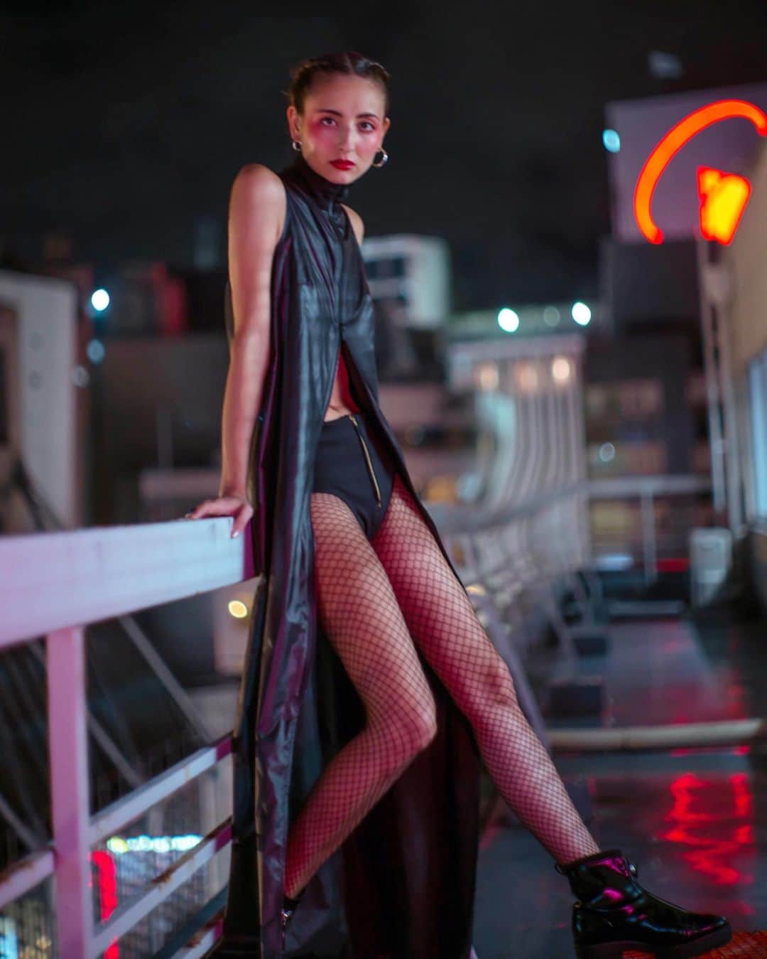 エリーローズさんのインスタグラム写真 - (エリーローズInstagram)「@sinuoussisters #bladerunner 🖤」11月15日 18時21分 - ellirose