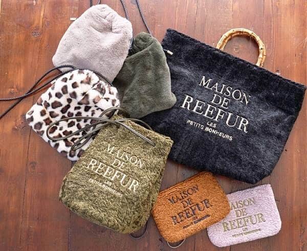 MAISON DE REEFURのインスタグラム：「【NEW】 ◼️BOA & ECO FUR SERIES / @maisondreefur . ※ OFFICIAL WEB SHOPにて先行予約受付中 . この冬のマストハブ。 今シーズン最後となる新作シリーズは、ボアやエコファーのあったか素材にブランドロゴがポイントに。 . 【展開店舗】 ルミネエスト新宿店・博多店・OFFICIAL WEB SHOP・OFFICIAL GLOBAL SHOP・ZOZOTOWN ※11月下旬〜展開予定 . #maisondereefur #kiosque #bag #pouch #メゾンドリーファー #キオスク#バック #ポーチ」