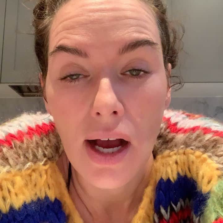レナ・ヘディのインスタグラム：「👹🤪🌟」