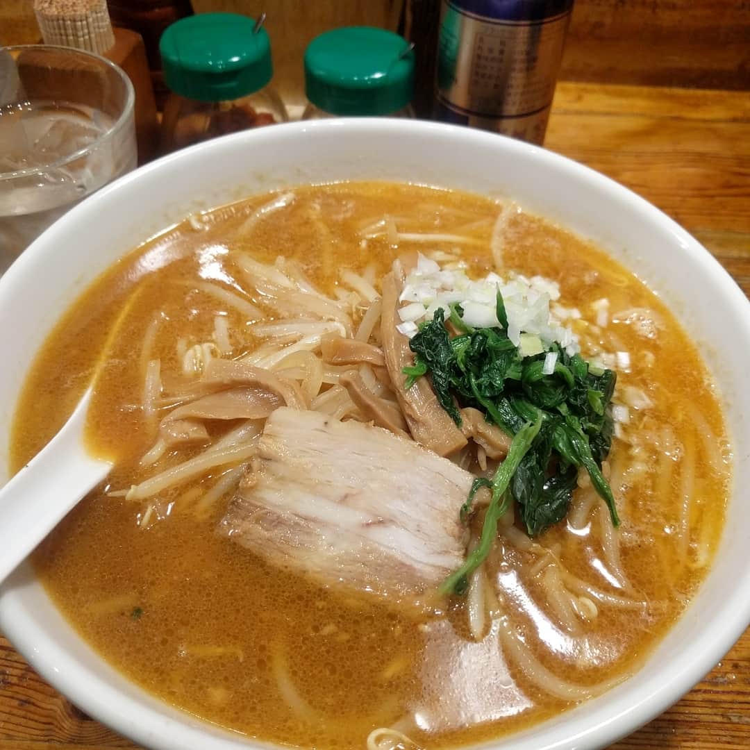 越中睦士のグルメインスタ