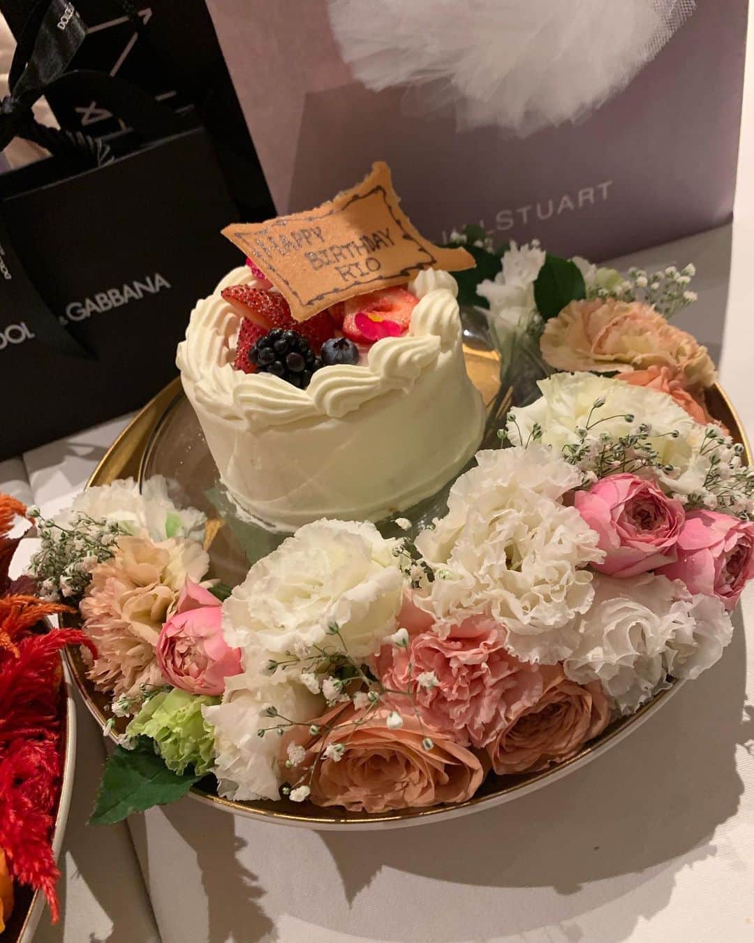 緒沢リオのグルメインスタ