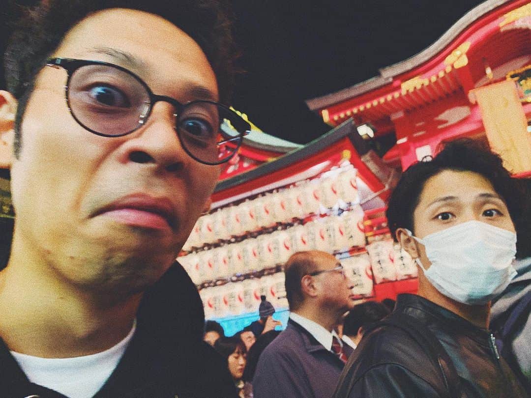 山川就史のインスタグラム：「そういえば今年も酉の市行ってきた！  #jj #japan #tflers  #shrine #instagood  #酉の市 #まゆげうっす」
