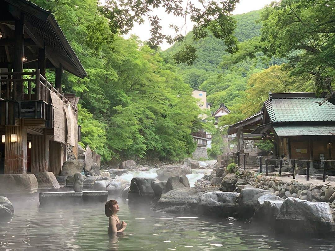 温泉はずきさんのインスタグラム写真 - (温泉はずきInstagram)「宝川温泉　汪泉閣　0106 映画　#テルマエロマエ　のロケ地になった　東の横綱　の大きな河の温泉です。  こちらのホームページもよろしくお願いします！ http://onsen-hazuki.jp/onsen-report/  YouTubeもやってます。 湯めぐり女子ちゃんねる　で検索！  #onsenhotpools #quelle #thermalbad  #混浴 #温泉 #入浴 #裸  #お風呂 #onsen #温泉アイドル #温泉タレント #銭湯女子  #溫泉 #hotsprings #온천 #混浴温泉 #bath #bathroom  #onsen♨️ #portrait #bad #spa #japanesegirls #bathspa #bathing #bathtime #bath  #温泉モデル  #asiansexy #風呂」11月15日 19時17分 - yumegurionsen