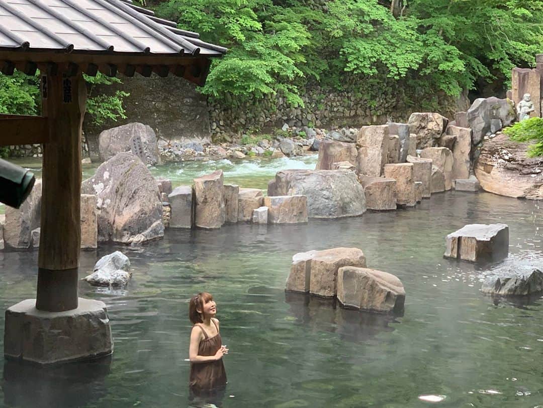 温泉はずきさんのインスタグラム写真 - (温泉はずきInstagram)「宝川温泉　汪泉閣　0106 映画　#テルマエロマエ　のロケ地になった　東の横綱　の大きな河の温泉です。  こちらのホームページもよろしくお願いします！ http://onsen-hazuki.jp/onsen-report/  YouTubeもやってます。 湯めぐり女子ちゃんねる　で検索！  #onsenhotpools #quelle #thermalbad  #混浴 #温泉 #入浴 #裸  #お風呂 #onsen #温泉アイドル #温泉タレント #銭湯女子  #溫泉 #hotsprings #온천 #混浴温泉 #bath #bathroom  #onsen♨️ #portrait #bad #spa #japanesegirls #bathspa #bathing #bathtime #bath  #温泉モデル  #asiansexy #風呂」11月15日 19時17分 - yumegurionsen