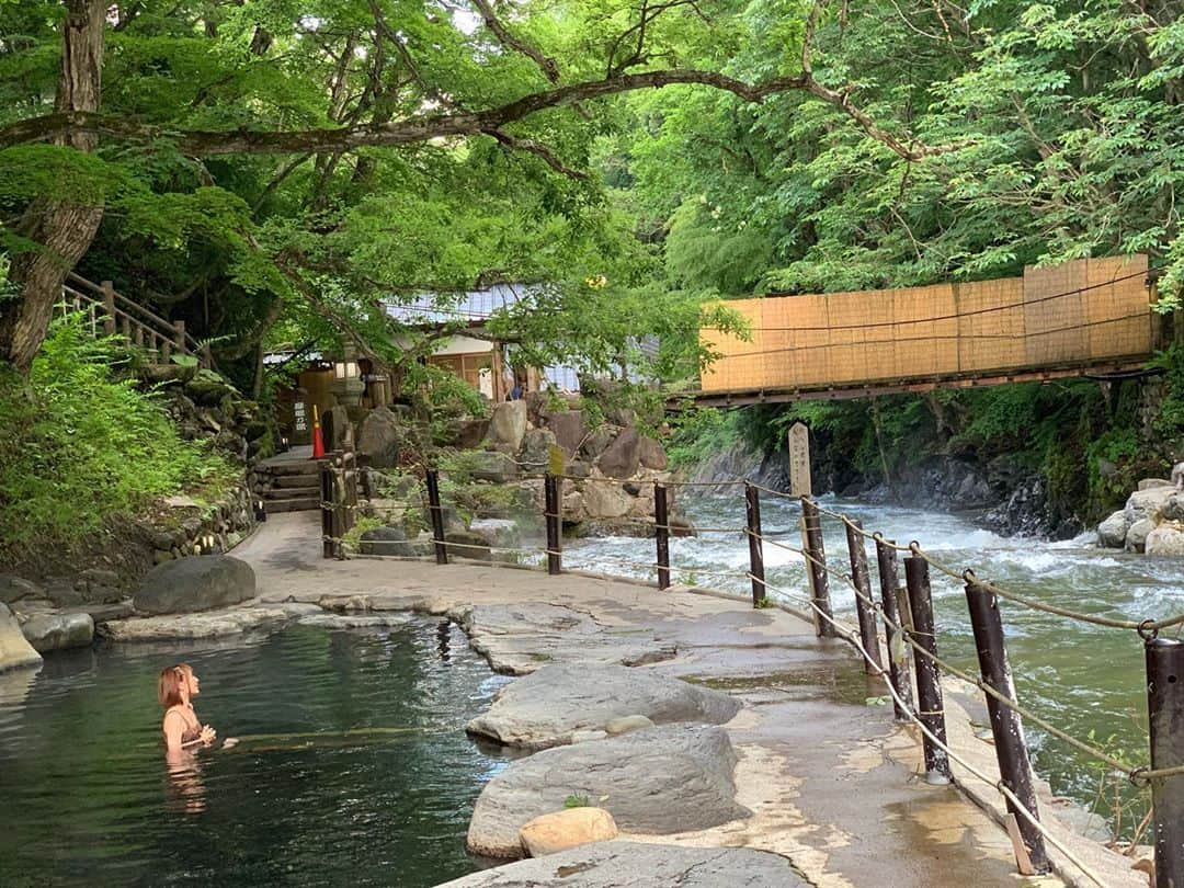 温泉はずきさんのインスタグラム写真 - (温泉はずきInstagram)「宝川温泉　汪泉閣　0106 映画　#テルマエロマエ　のロケ地になった　東の横綱　の大きな河の温泉です。  こちらのホームページもよろしくお願いします！ http://onsen-hazuki.jp/onsen-report/  YouTubeもやってます。 湯めぐり女子ちゃんねる　で検索！  #onsenhotpools #quelle #thermalbad  #混浴 #温泉 #入浴 #裸  #お風呂 #onsen #温泉アイドル #温泉タレント #銭湯女子  #溫泉 #hotsprings #온천 #混浴温泉 #bath #bathroom  #onsen♨️ #portrait #bad #spa #japanesegirls #bathspa #bathing #bathtime #bath  #温泉モデル  #asiansexy #風呂」11月15日 19時17分 - yumegurionsen