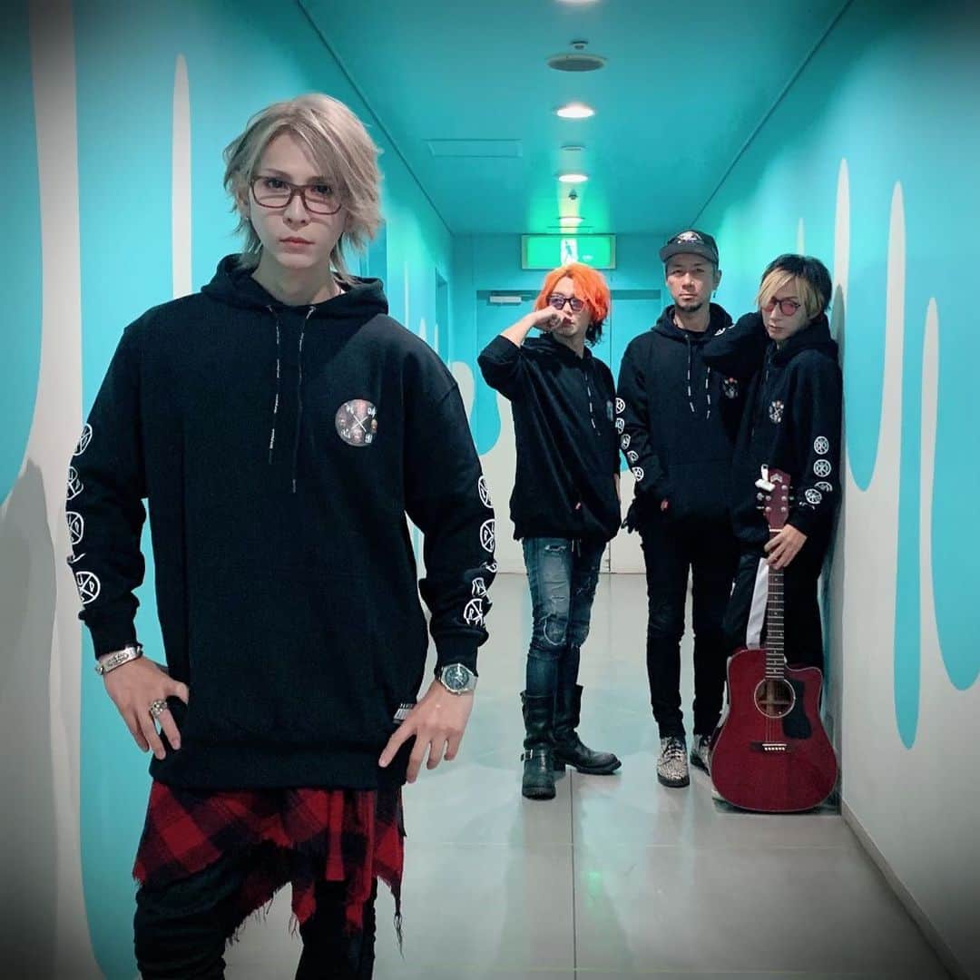 Ju-kenのインスタグラム：「寒い中、戦国時代リリースイベントにお集まりいただいた、大阪の皆様、ありがとうございました😊  また来年来れる様、お江戸にて精進したいと思います🏯  引き続き、長崎、名古屋、東京公演もよろしくお願いします  @sngk_jdi」