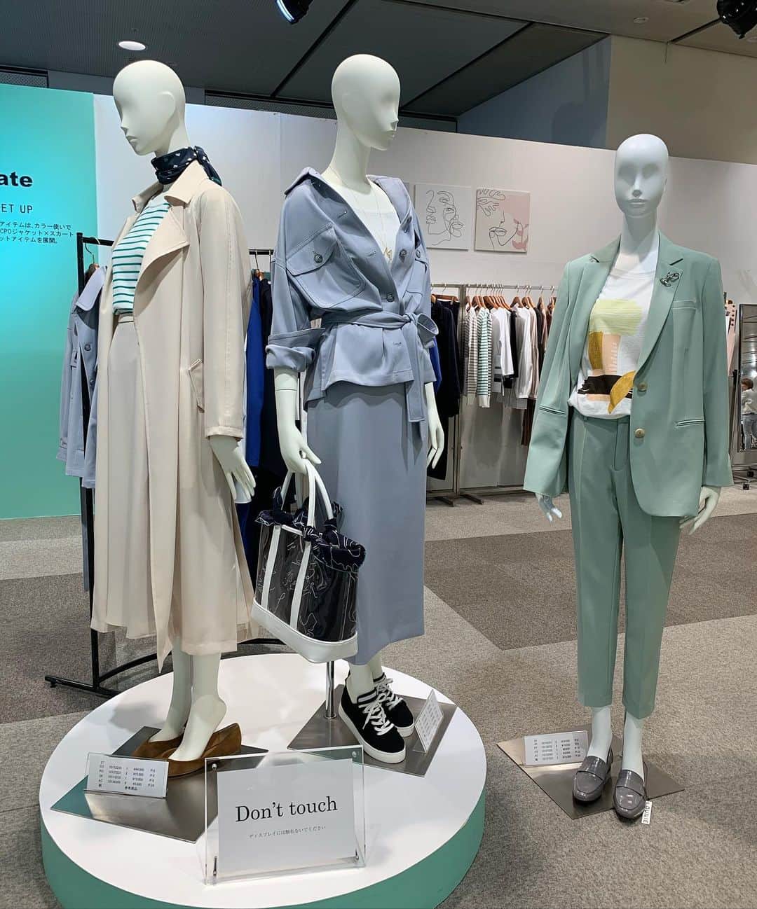 篠原菜月さんのインスタグラム写真 - (篠原菜月Instagram)「LOUNIE @lounie_jp の春物展示会へ行ってきました！カラーセットアップやボリュームスリーブトップス、ワンピースがとっても気になりました！🌸 この春一番の注目はシアー素材だそう😍仕事でたくさん着れそうなトップスをオーダー！春が楽しみ‼︎ ・ ・ ・ #LOUNIE#ルーニー#春物#展示会#2020springcollection#2020spring#春物#ニット#ブラウス#パンツ#ワンピース#仕事服#セットアップ#シアー素材」11月15日 19時39分 - natsukishinohara