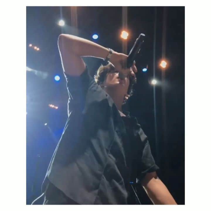 コナー・ボールのインスタグラム：「Moscow,  Russia 👼 Look at our little angel 💓 //Video credit: @linagaskarth //」