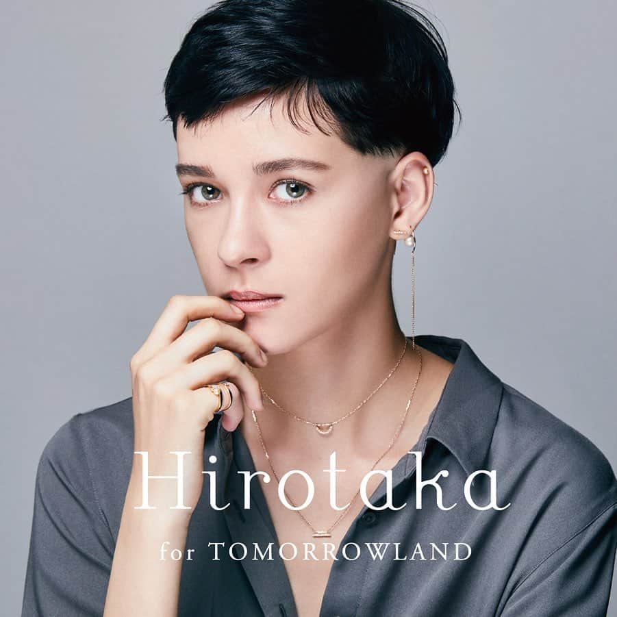 TOMORROWLAND_Womensさんのインスタグラム写真 - (TOMORROWLAND_WomensInstagram)「〈Hirotaka EXCLUSIVE ITEM〉 トゥモローランド 各店では、12月25日(水) までの期間〈Hirotaka〉別注アイテムを販売しております。 . 〈Hirotaka〉は、ニューヨーク・ソーホーの小さなトランクショーから始まり、口コミで人気に火がついたブランド。 ミニマルでエッジの効いたコレクションは日本国内の職人たちによってすべてハンドメイドされています。 ご自身のご褒美や大切な方への贈り物にいかがでしょうか。 .  Ear cuffs : 31059505033 / ¥24,000＋TAX : 31059505035 / ¥28,000＋TAX : 31059505034 / ¥38,000＋TAX  Earrings Left : 31059505031 / ¥28,000＋TAX Right : 31059505032 / ¥24,000＋TAX  Necklace : 31019501009 / ¥42,000＋TAX . #tomorrowland_jp #tomorrowland_womens #tomorrowland #hirotakajewelry #gift_for_tomorrow」11月15日 19時38分 - tomorrowland_womens