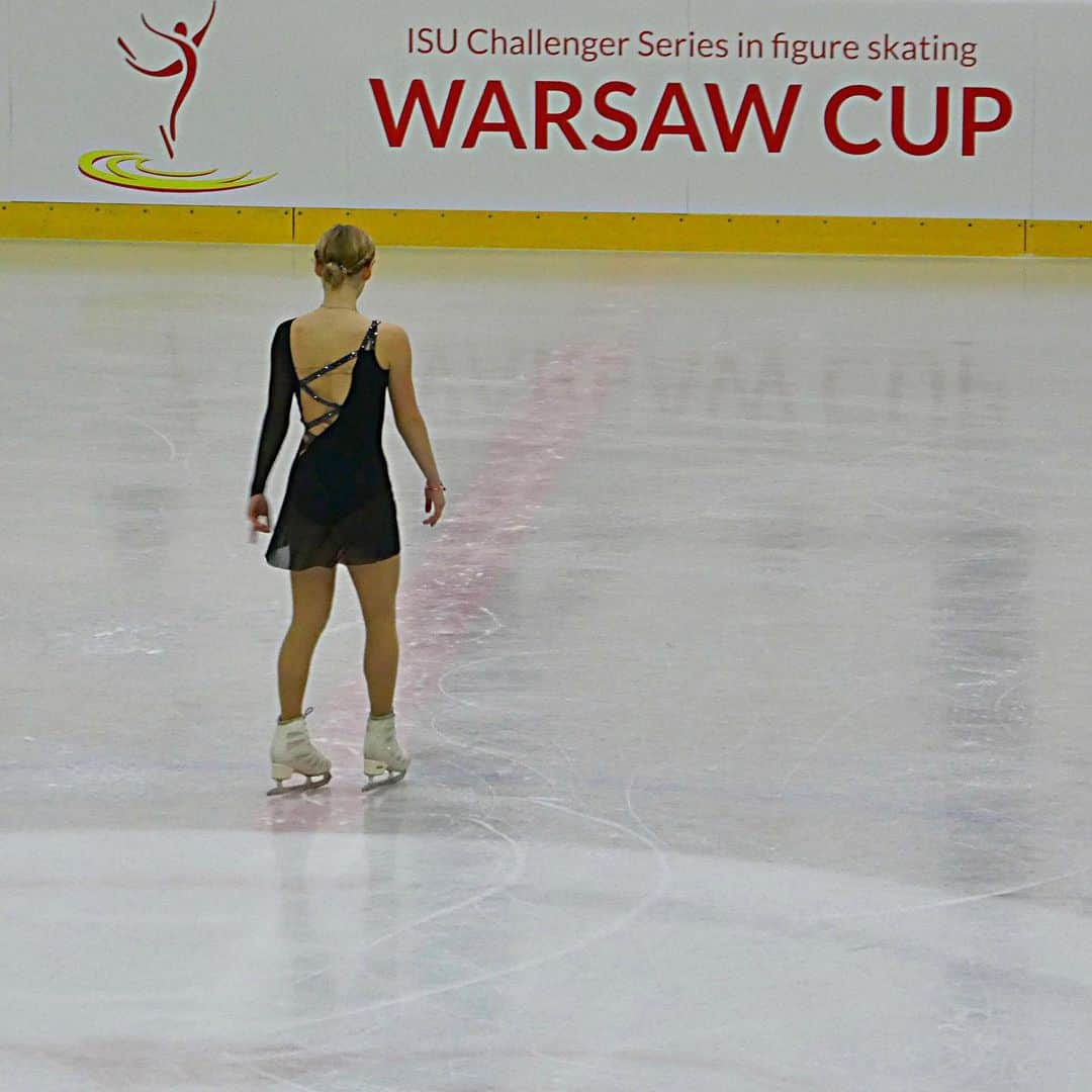 セラフィマ・サハノヴィッチさんのインスタグラム写真 - (セラフィマ・サハノヴィッチInstagram)「#WarsawCup2019 Short Program 🖤❤️⠀ ⠀ #SerafimaSakhanovich #СерафимаСаханович #TeamTurenko #TeamRussia」11月15日 19時40分 - serafima_cool